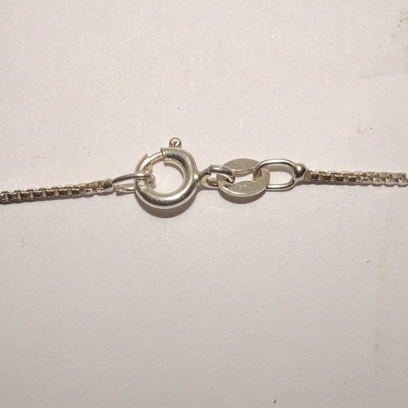 925 SS EP Round Abstract Pendant Necklace - Picture 6 of 6